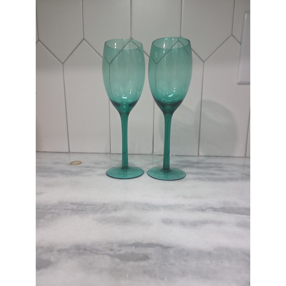 Libbey Juniper Green Wine Glasses Set, 8 oz Stemmed Glass, Set of‎ 2, Drinkware